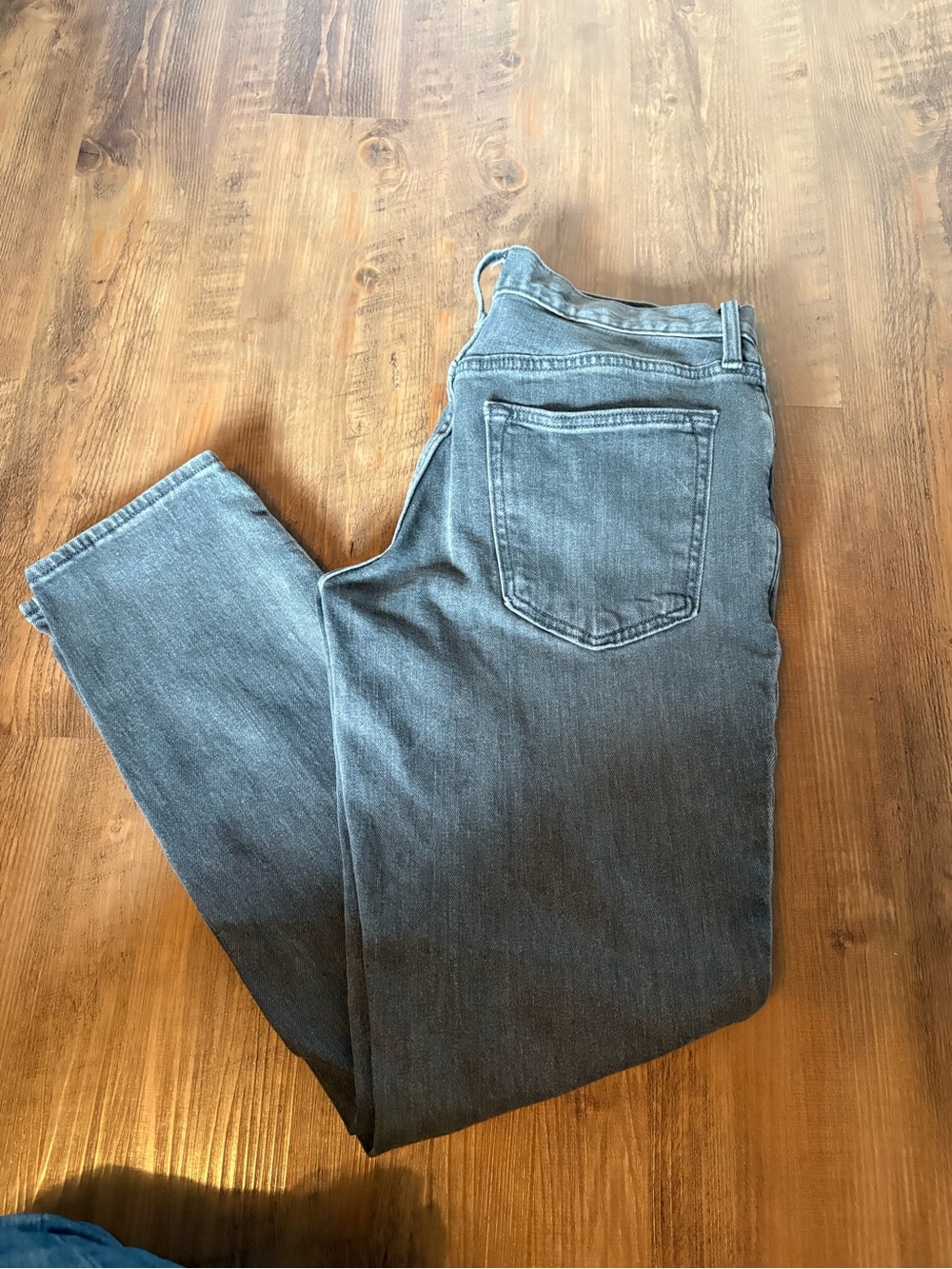 Old Navy men’s gray Athletic taper jeans
